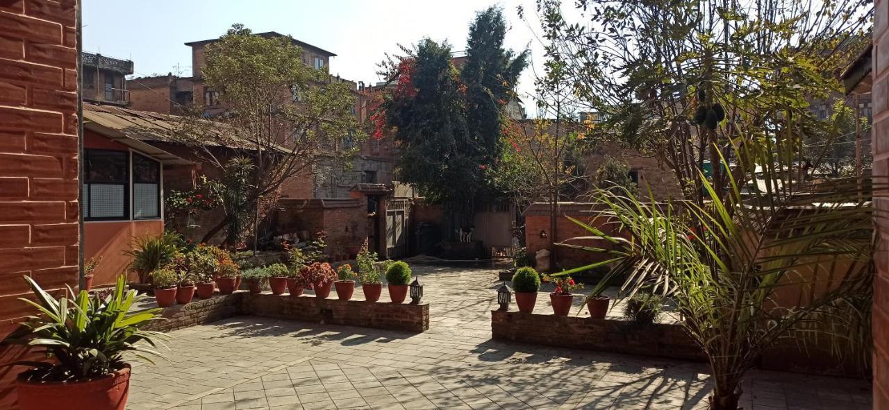 Nag Pukhu Guest House Бхактапур Экстерьер фото
